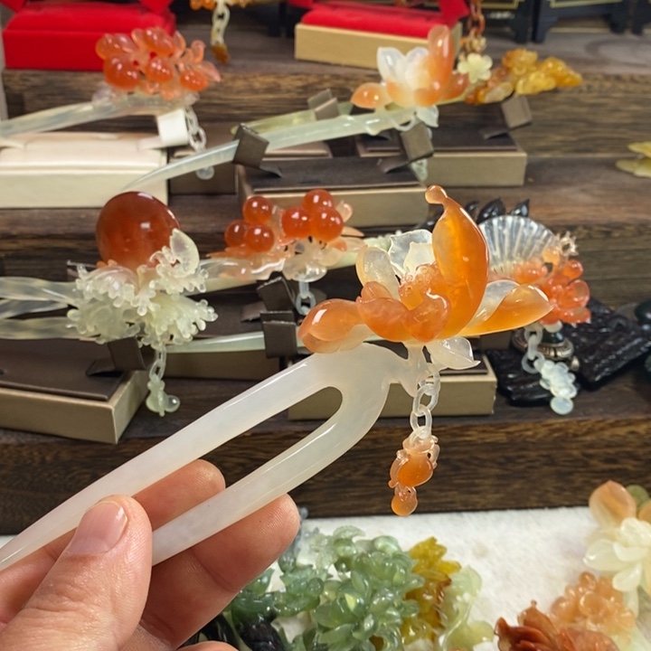 流***年蛇纹石玉合金发饰