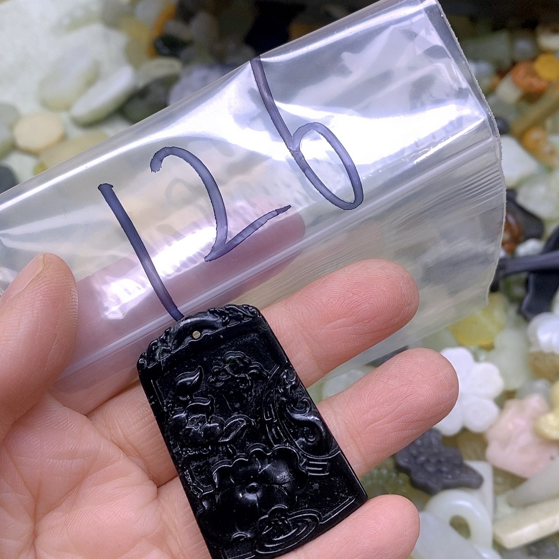 蛇纹石玉颈饰未镶嵌126