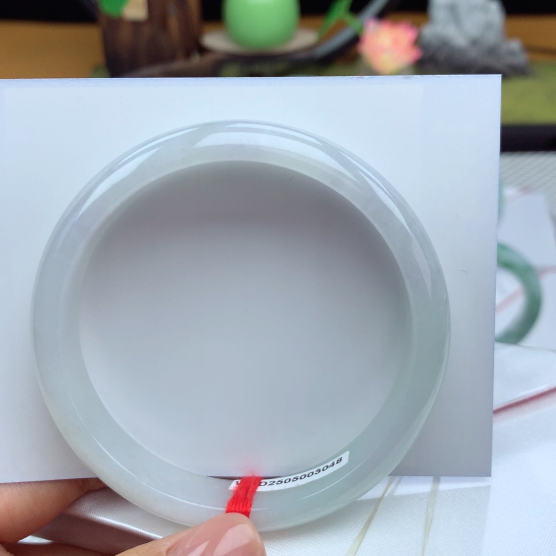 翡翠手镯未镶嵌纯天然