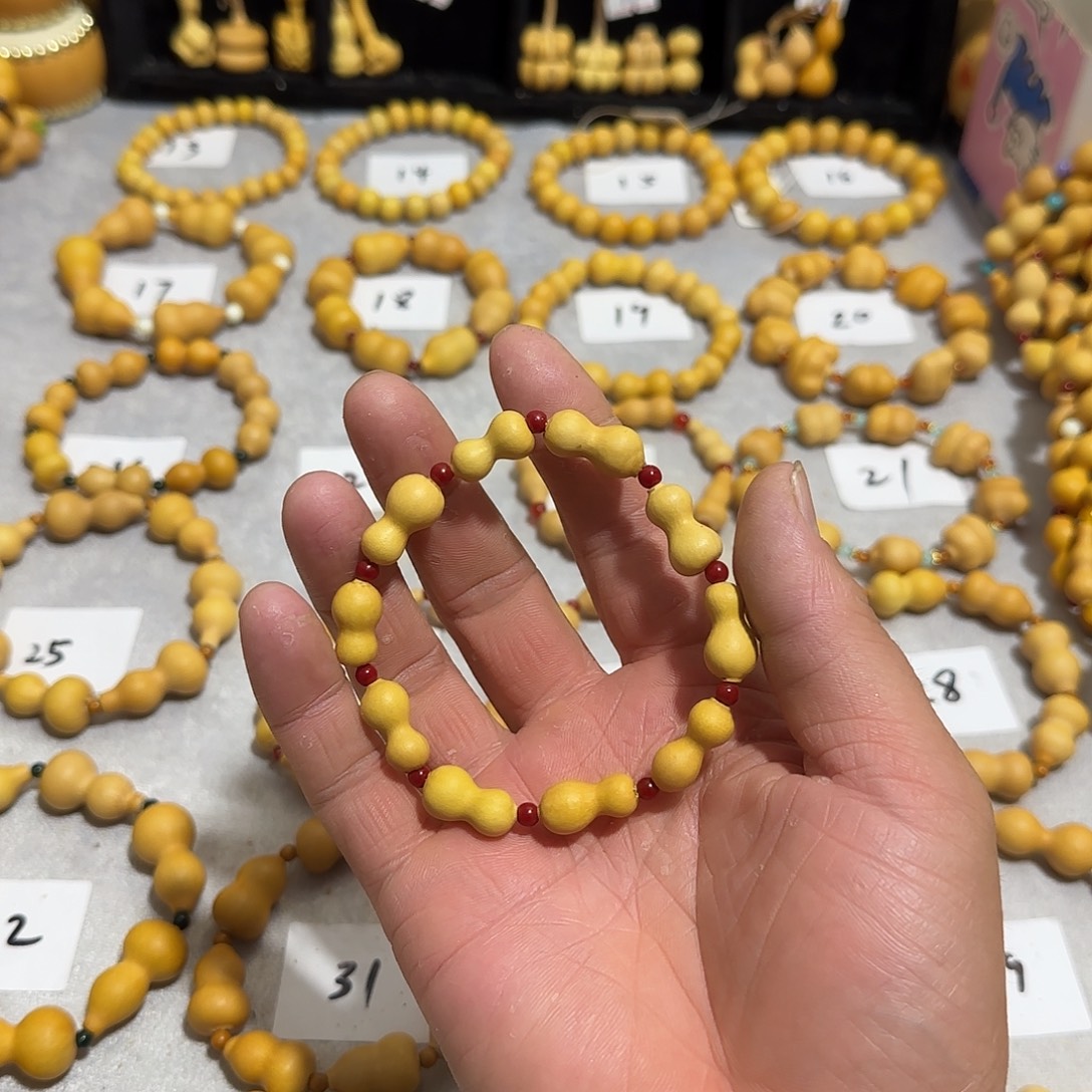 柒***，大叶紫檀（黑酸枝木类）