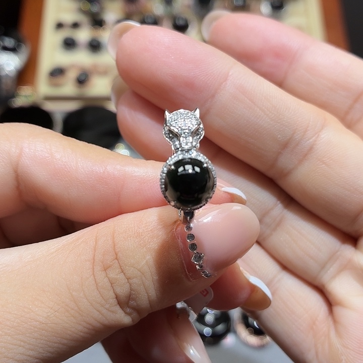 18K金镶嵌戒指翡翠