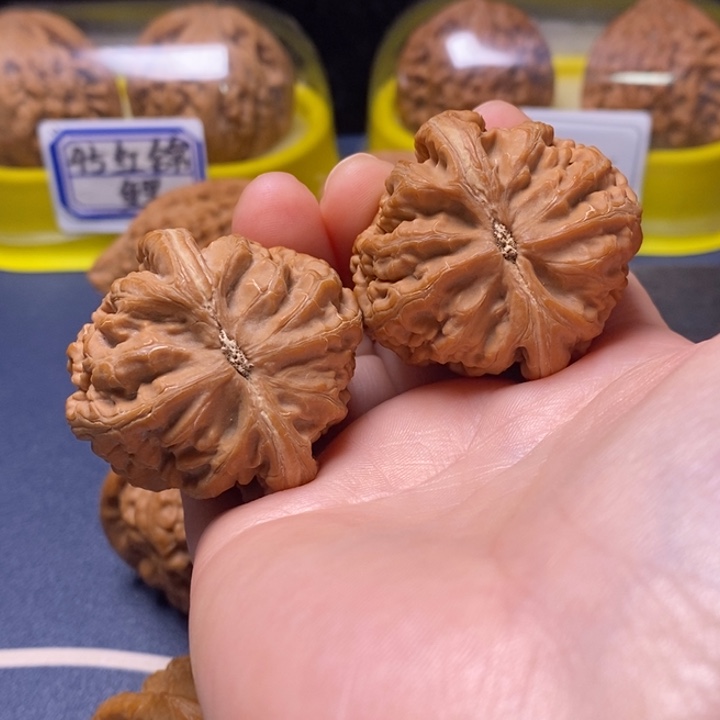 把件文玩核桃沙*面红锦鲤