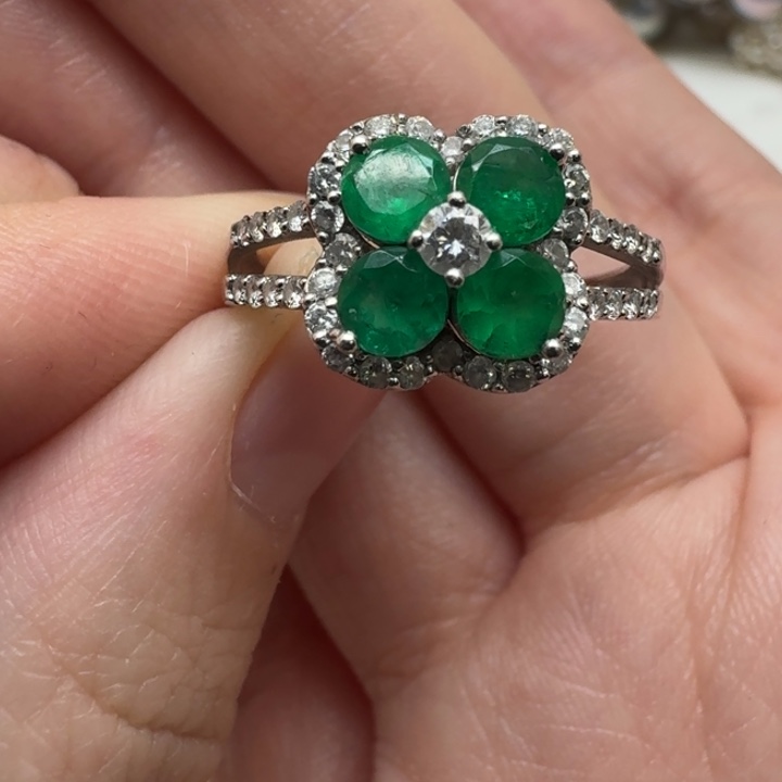 祖母绿未镶嵌戒指