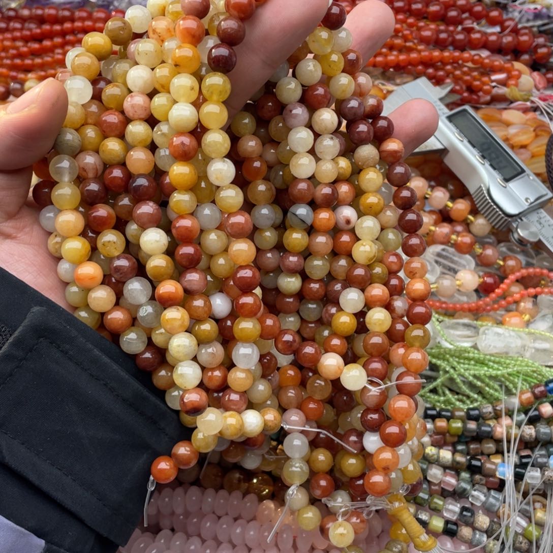 玛瑙/玉髓珠宝半成品未镶嵌一条装8mm金丝玉圆珠