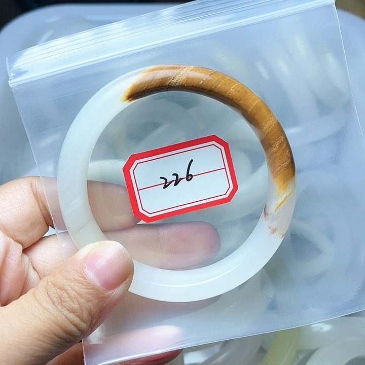 石英质玉手镯未镶嵌226