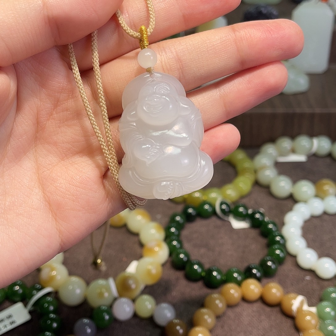 和田玉（糖玉）未镶嵌颈饰