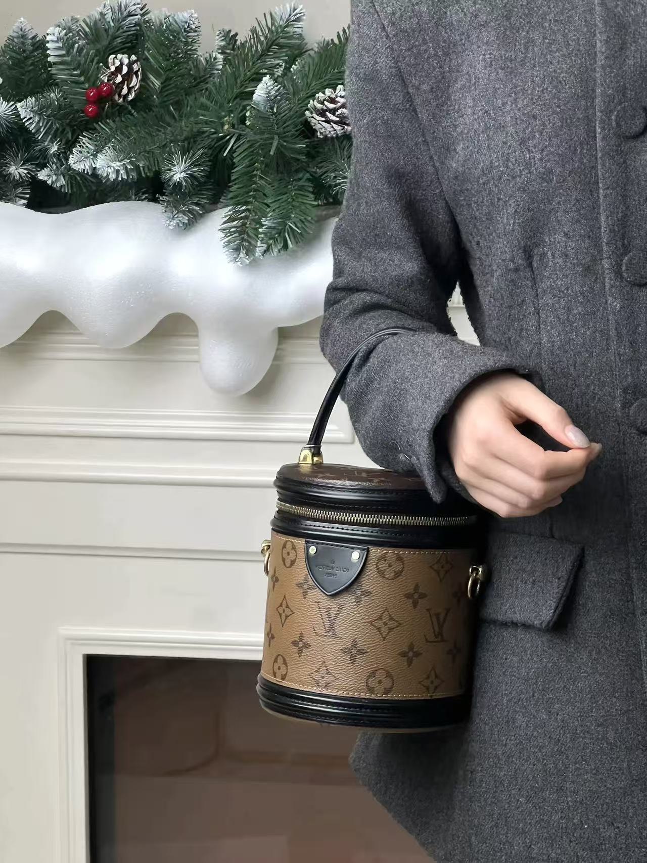 99新 LouisVuitton/路易威登 发财桶老花拼黑/甄选