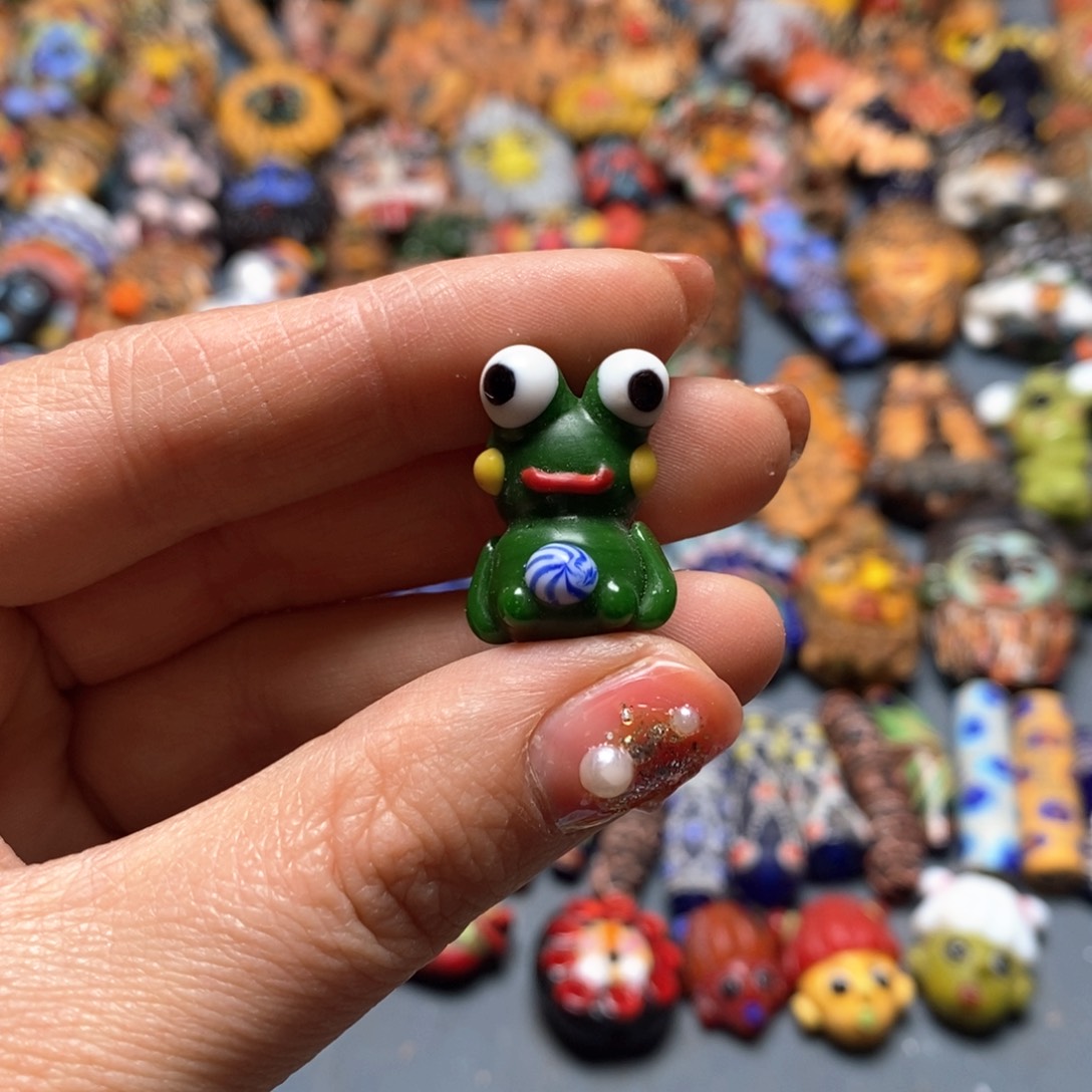 琉璃颈饰印度尼西亚青蛙