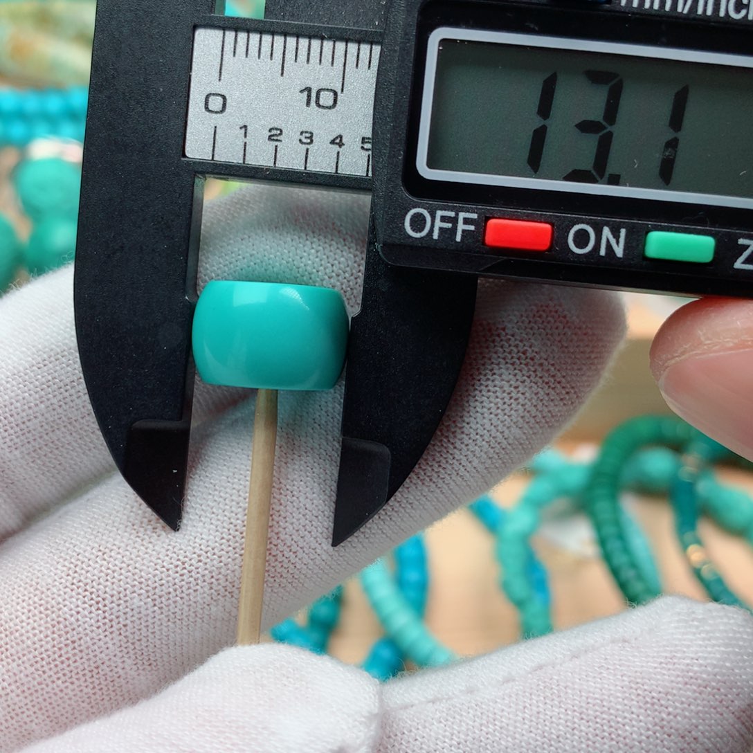 绿松石颈饰未镶嵌