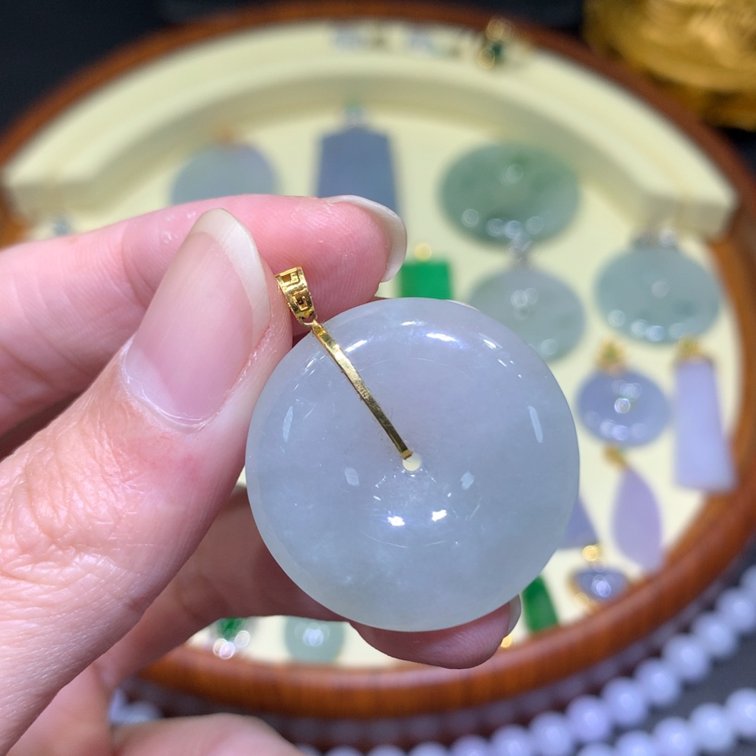 翡翠吊坠(不含链)18K金镶嵌