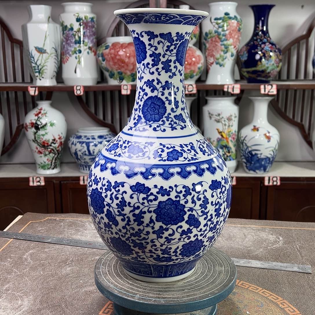 陶摆件景德镇陶瓷缠枝