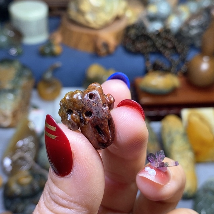 岫岩河磨玉（透闪石质玉）羊头未镶嵌