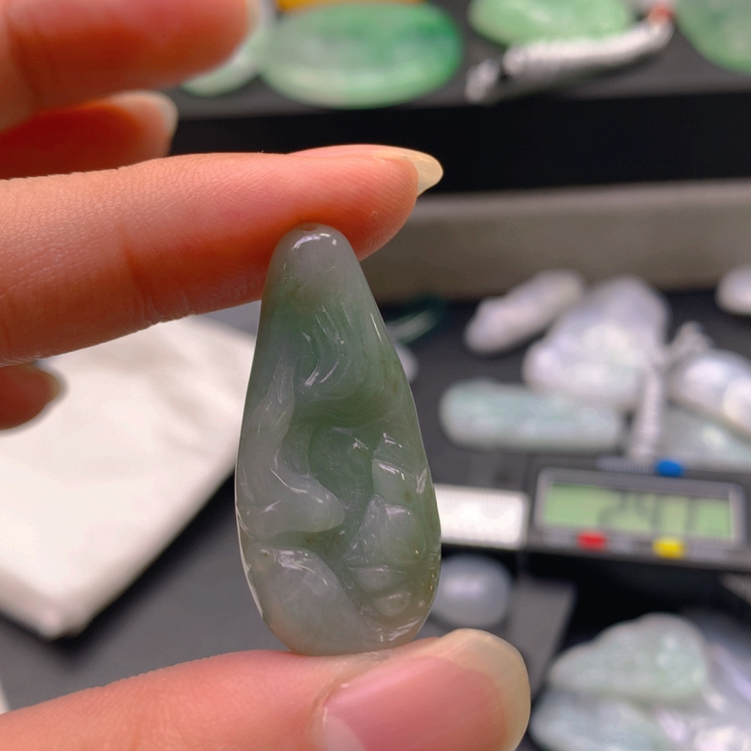 翡翠未镶嵌颈饰翡翠