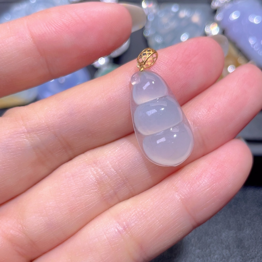 颈饰18K金镶嵌翡翠翡翠