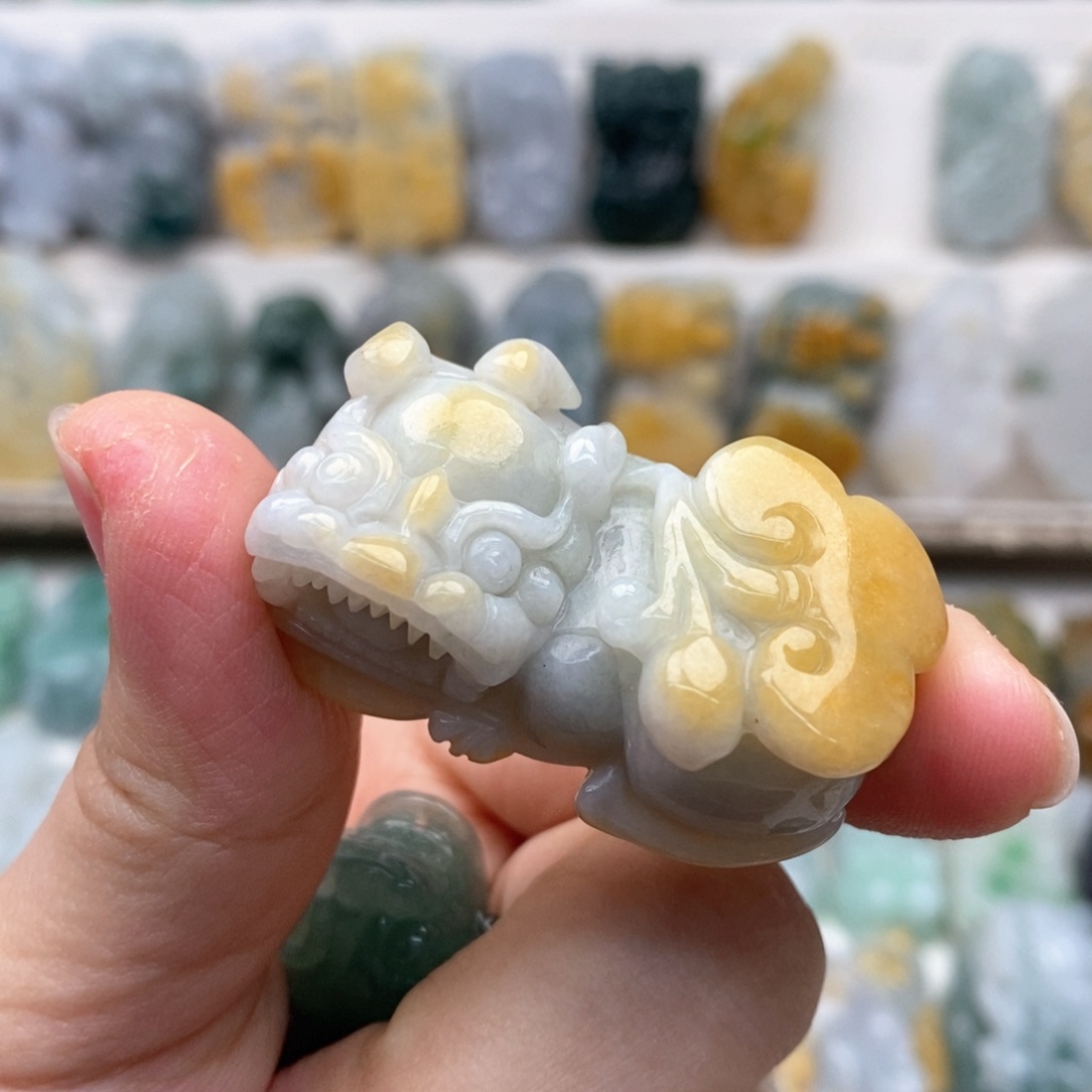 翡翠吊坠(赠链)未镶嵌