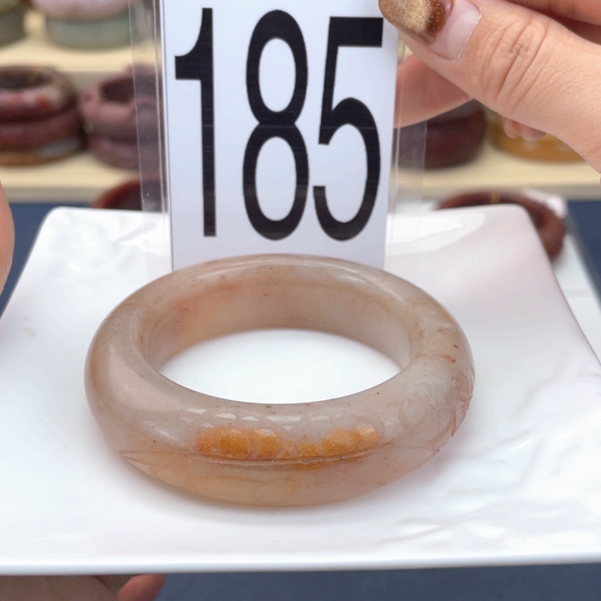 【闪购商品】石英质玉手镯未镶嵌