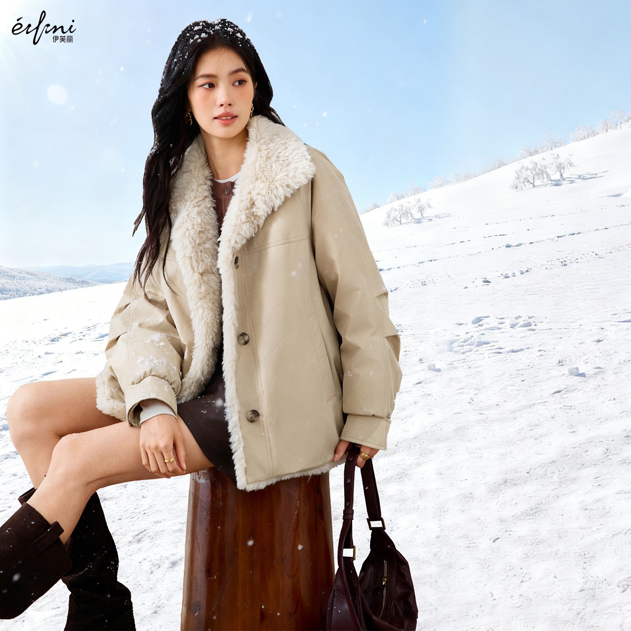 蒋欣代言伊芙丽大翻领毛毛拼接外套时髦羽绒服2025冬新1GA980221