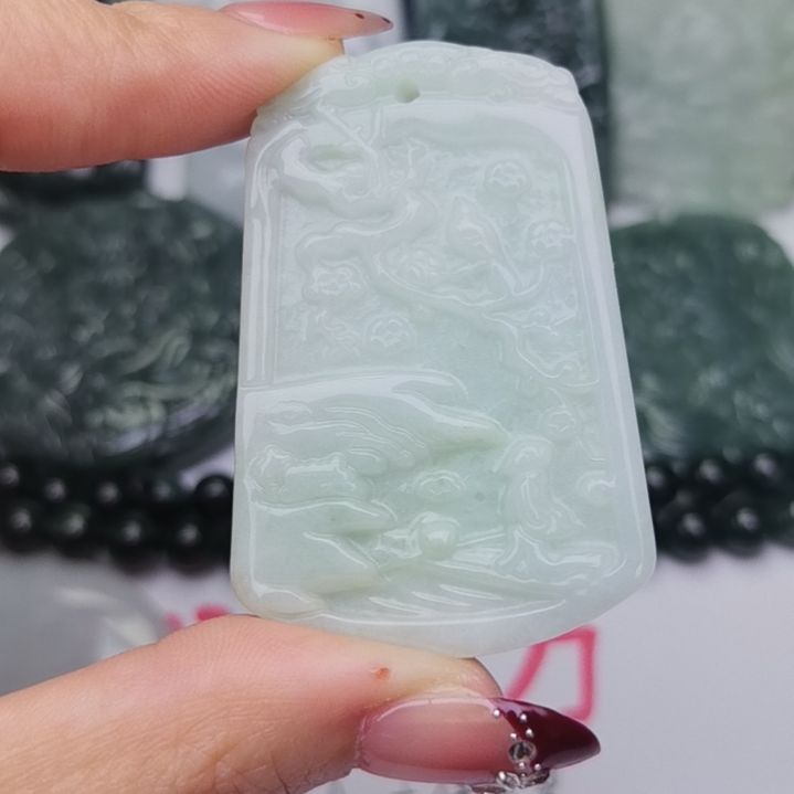 翡翠颈饰未镶嵌天然的A货翡翠