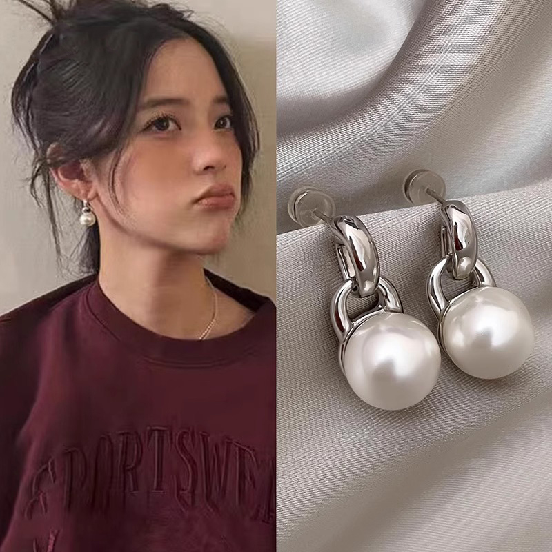 铜合金耳饰 法式简约珍珠耳环女2025新款耳钉轻奢高级感精致耳饰 