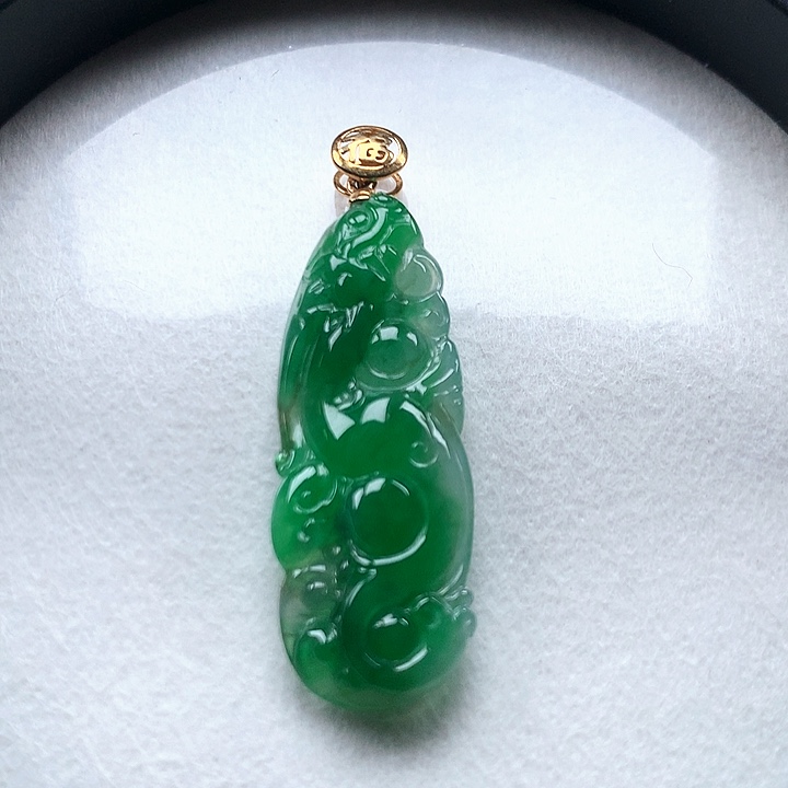 翡翠颈饰未镶嵌冰阳绿