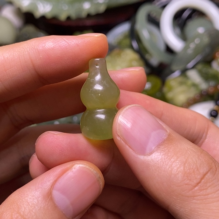 岫玉未镶嵌岫玉颈饰