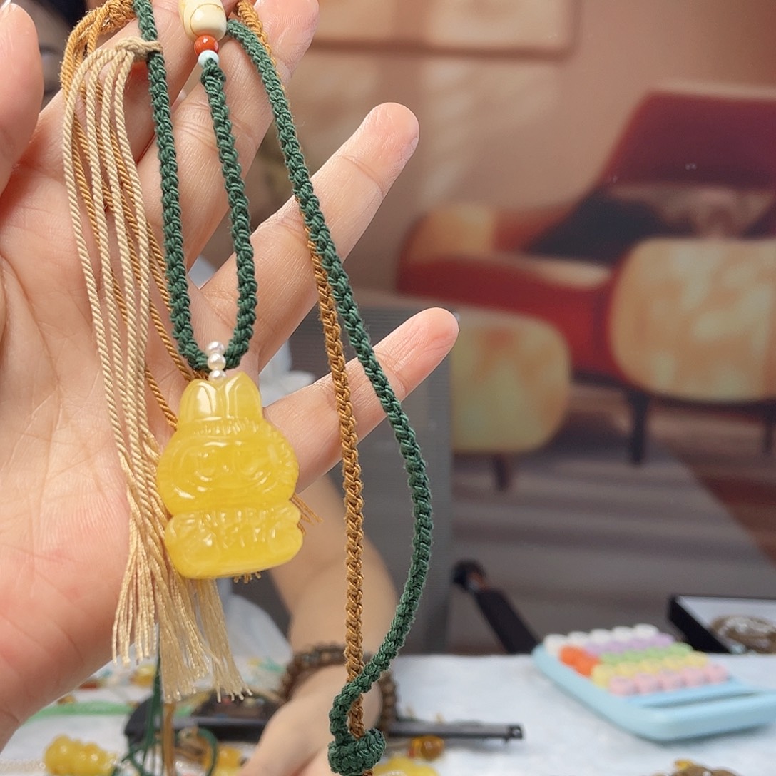 琥珀未镶嵌裸石蜜蜡吊坠