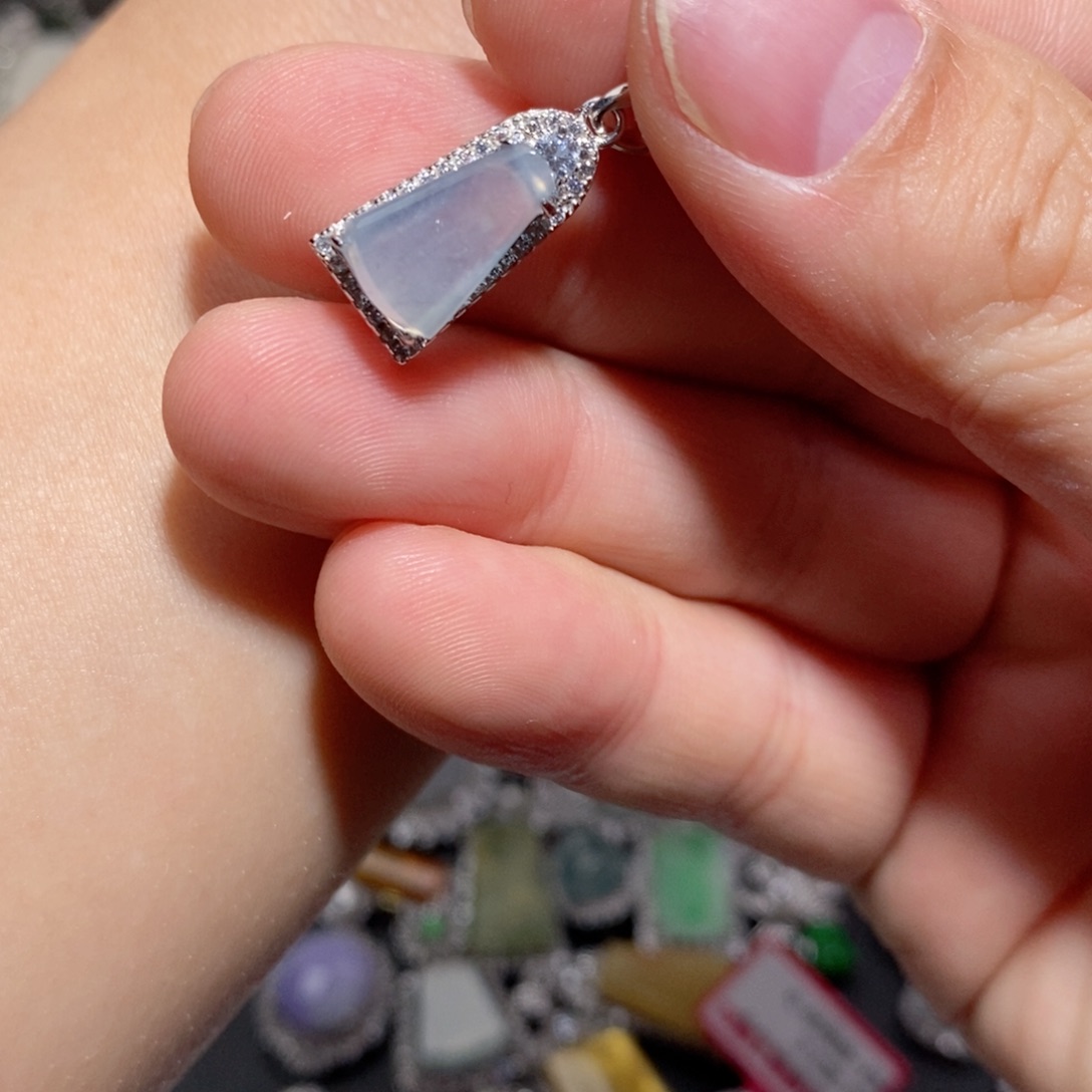 翡翠颈饰银S925镶嵌j j k l