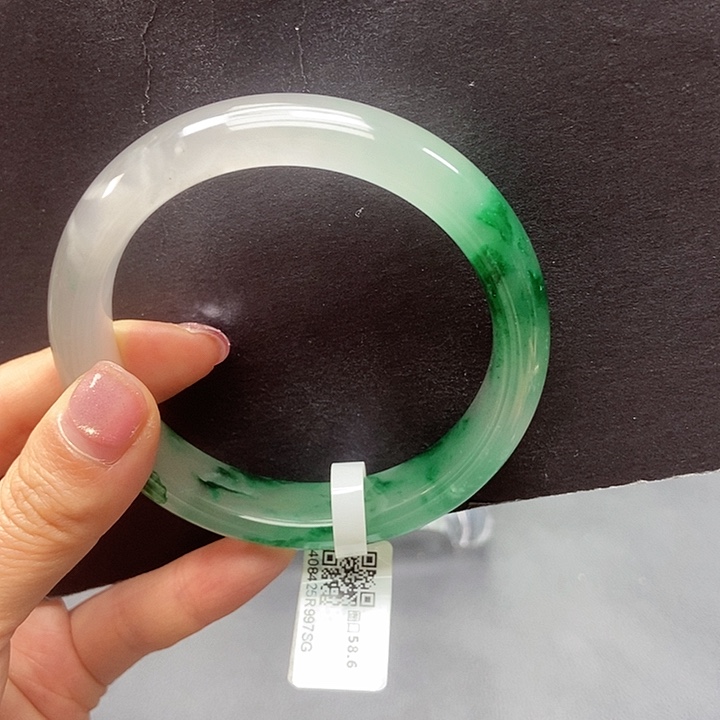 石英质玉手镯未镶嵌思**～