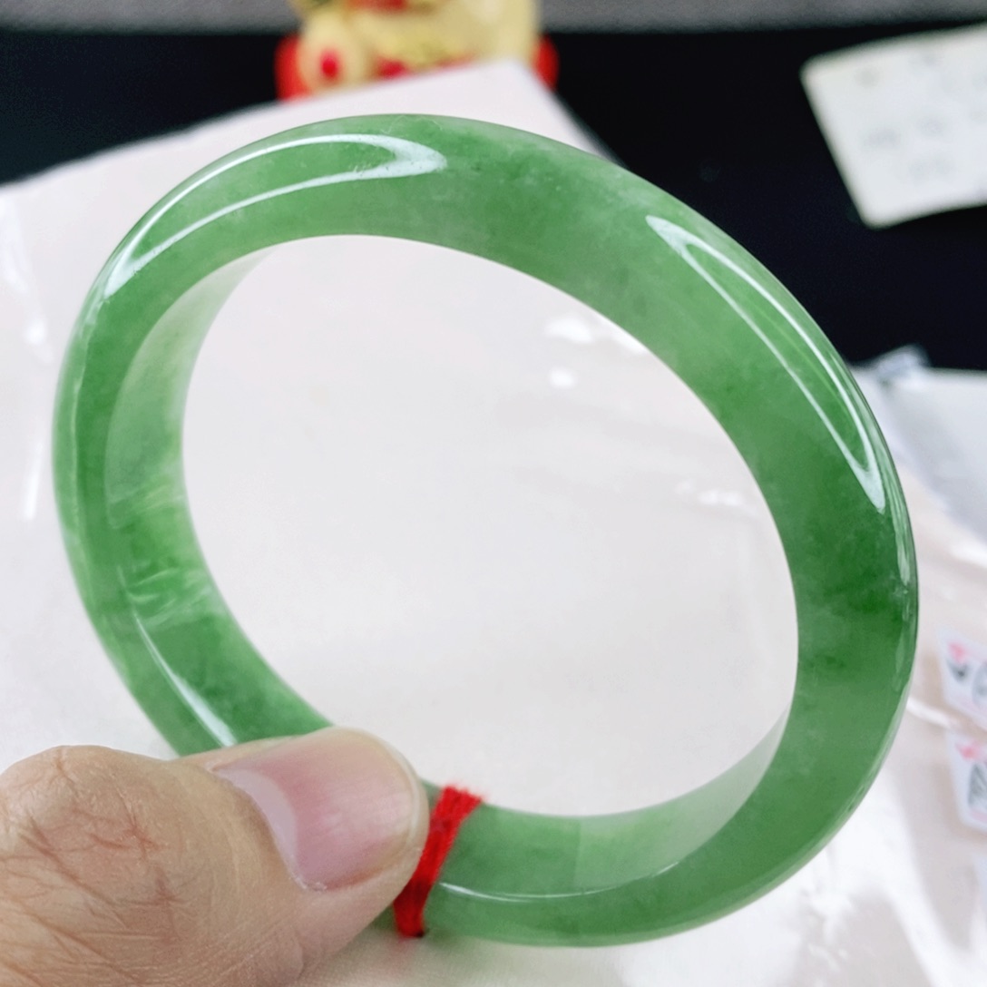 翡翠手镯未镶嵌53.8圈口贵妃
