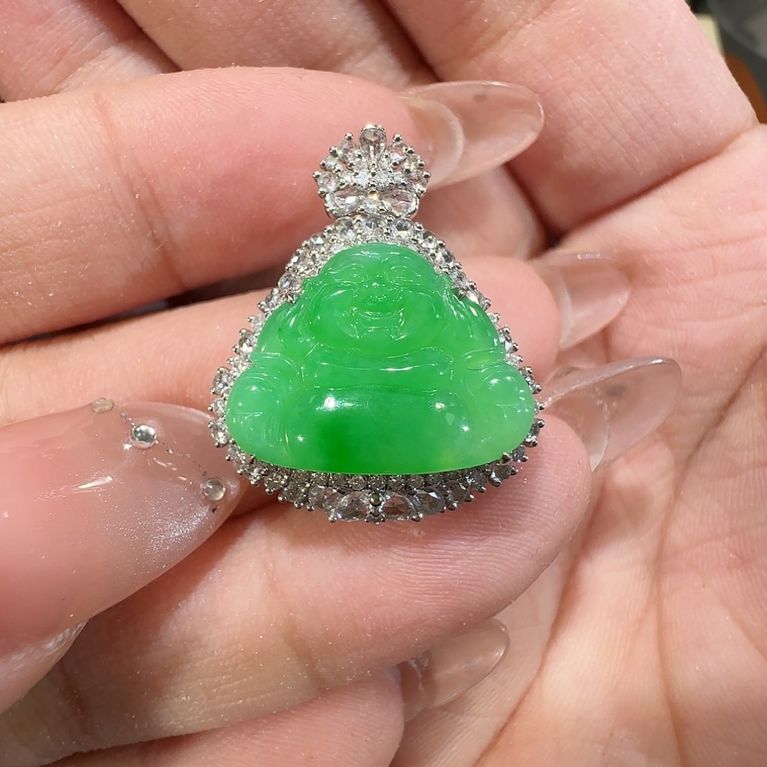 【闪购商品】颈饰18K金镶嵌翡翠