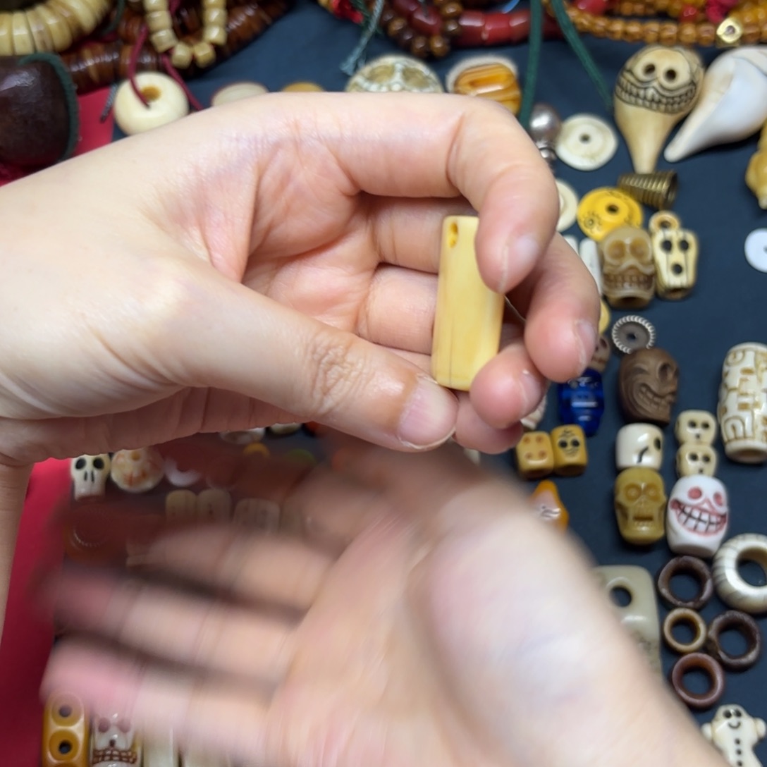 配饰等都可做一些点缀设计