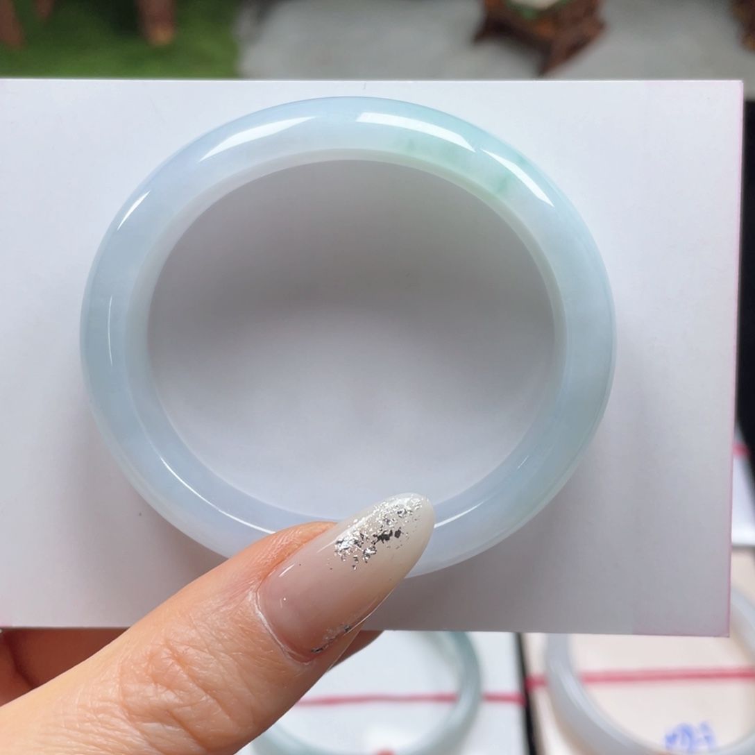 翡翠手镯未镶嵌缅甸翡翠手镯1