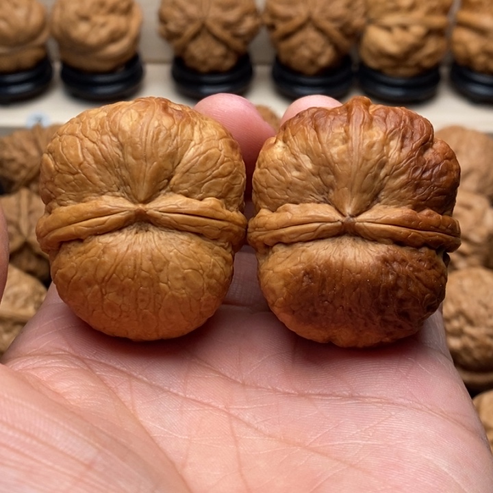 意***㋛把件文玩核桃………………………………