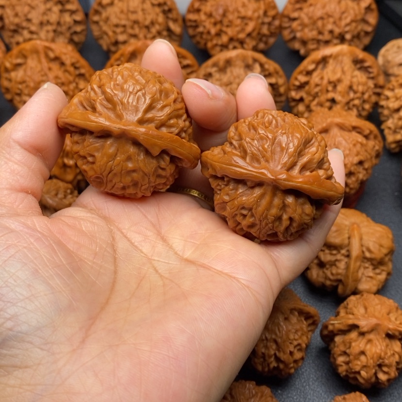 【闪购商品】文玩核桃把件46宫灯