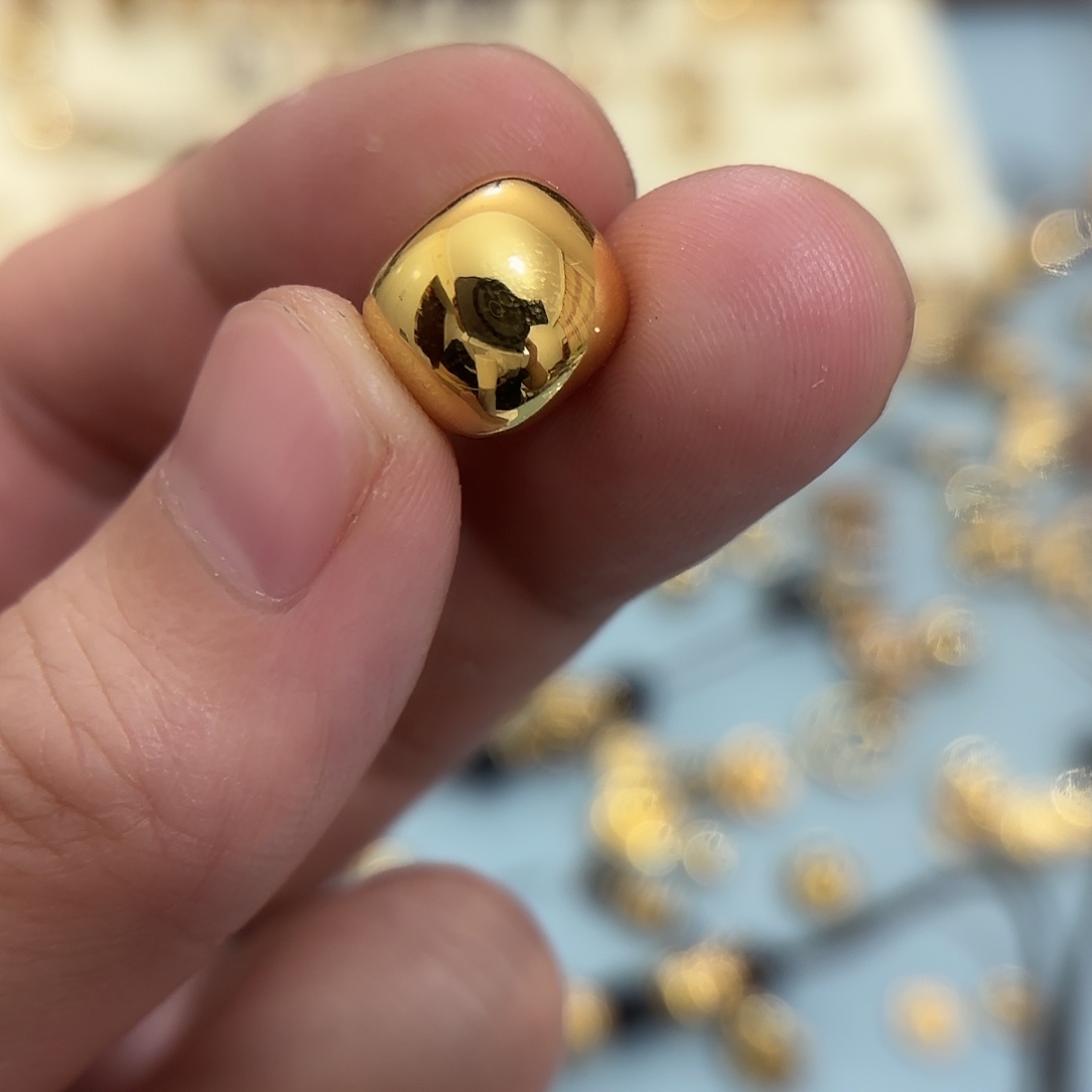 12劳形一个配饰啊啊啊啊