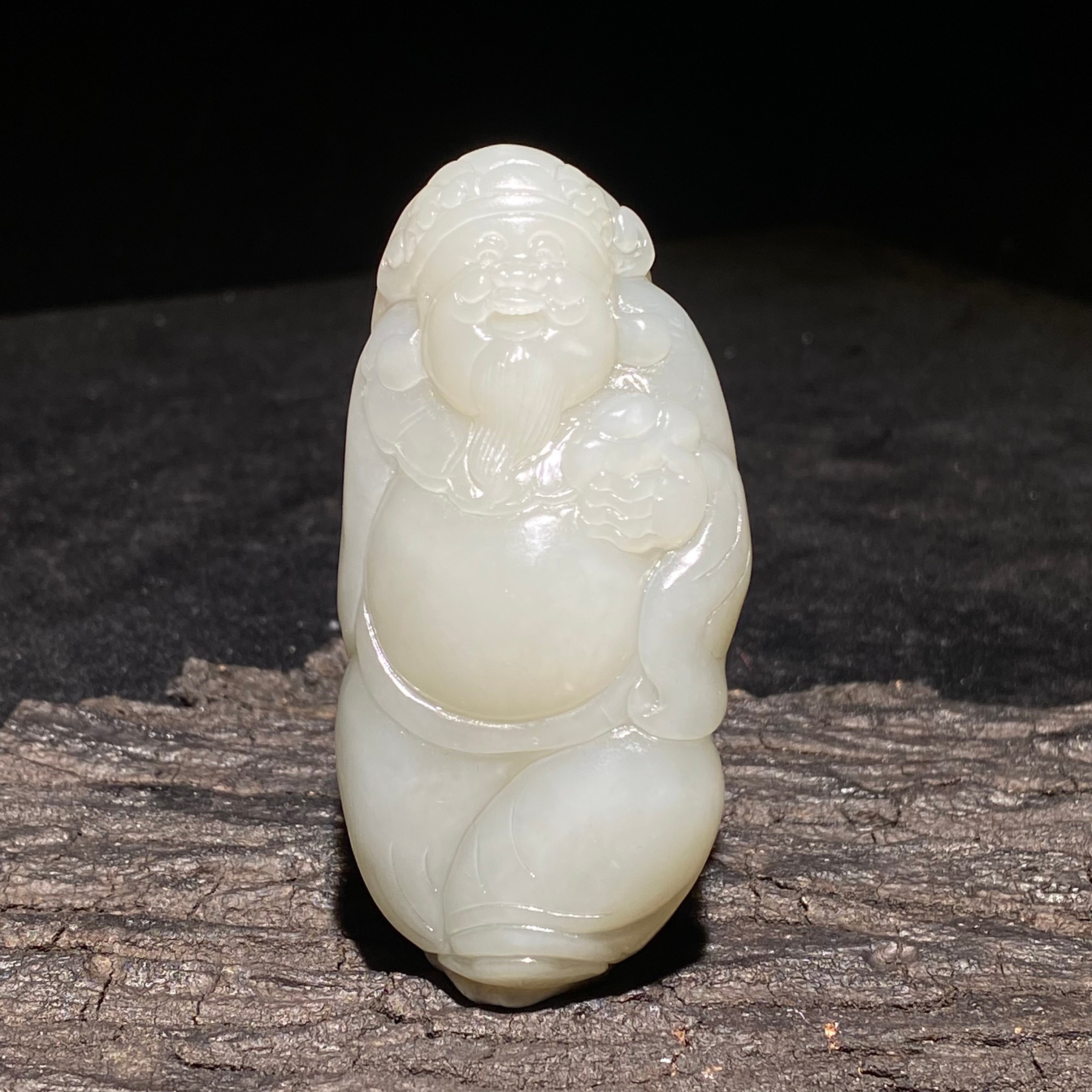 A2510024新疆和田玉烟紫财神把件