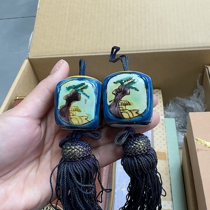 精品瓷器。