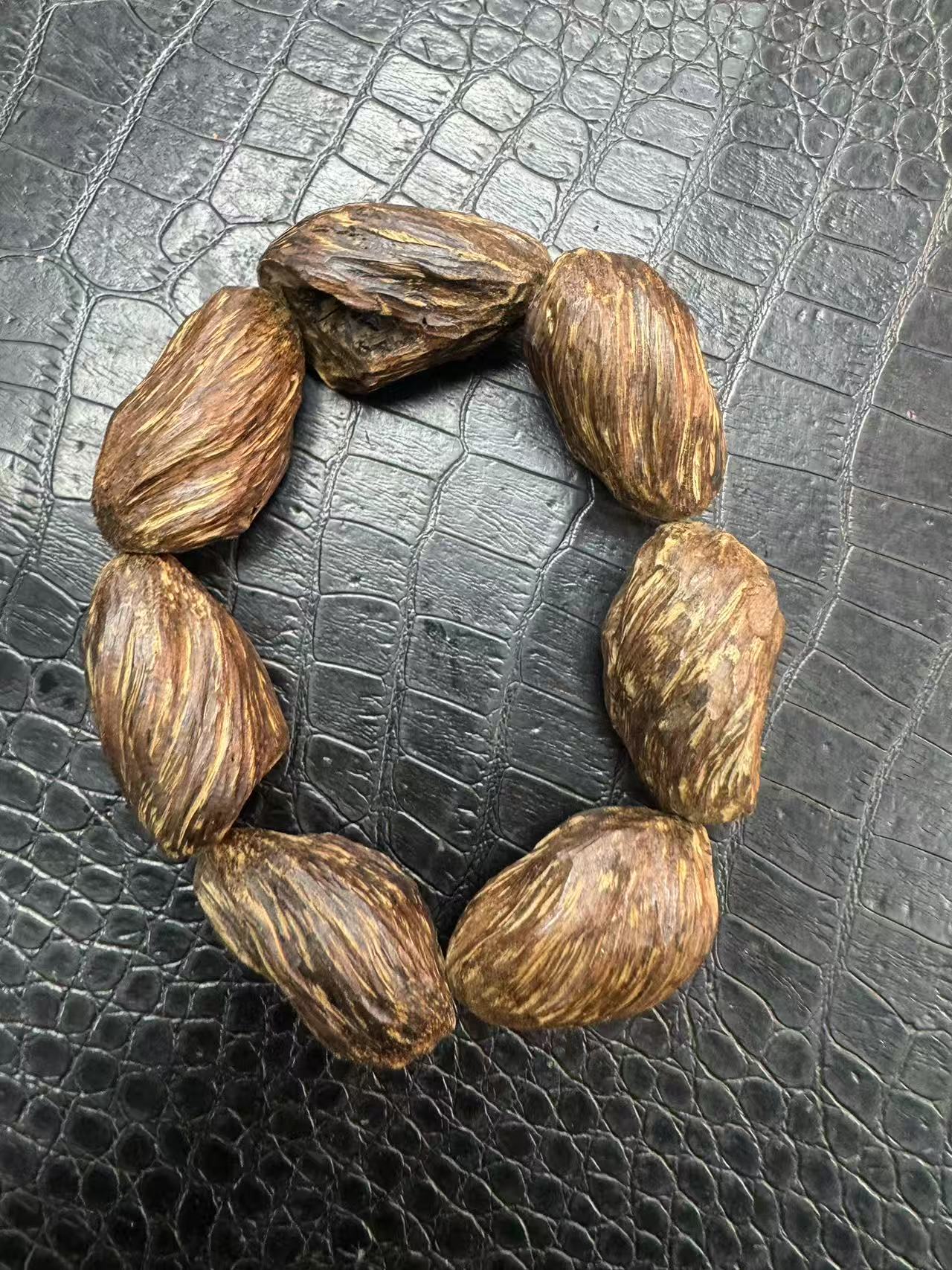 B699海南文玩随型手串