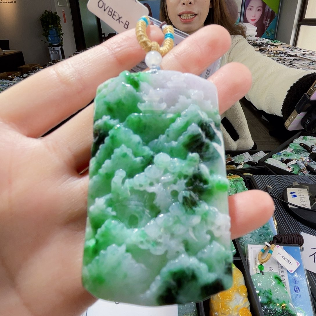 颈饰未镶嵌翡翠翡翠