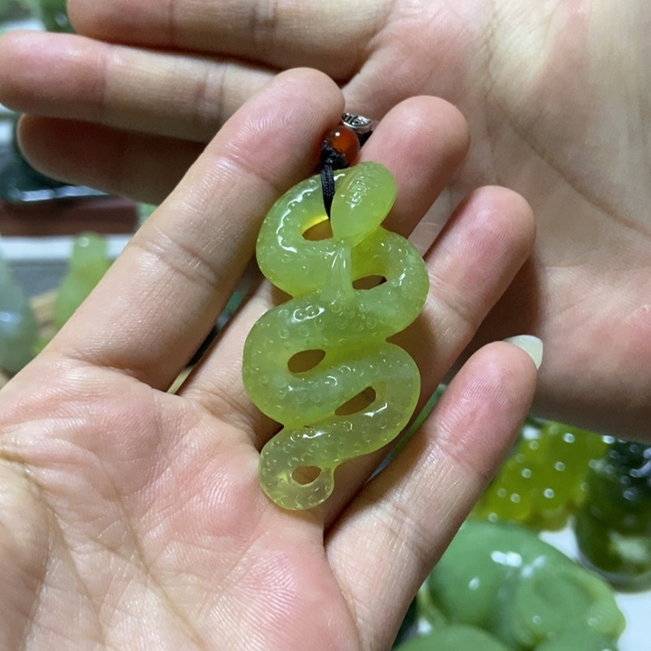 【闪购商品】蛇纹石玉挂件未镶嵌