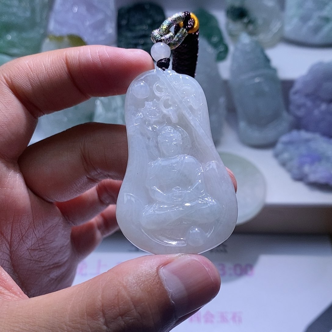 【闪购商品】翡翠颈饰未镶嵌大日