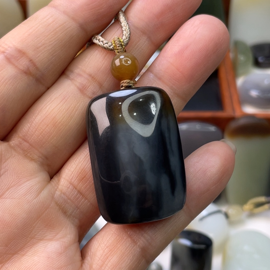 和田玉颈饰未镶嵌感**生