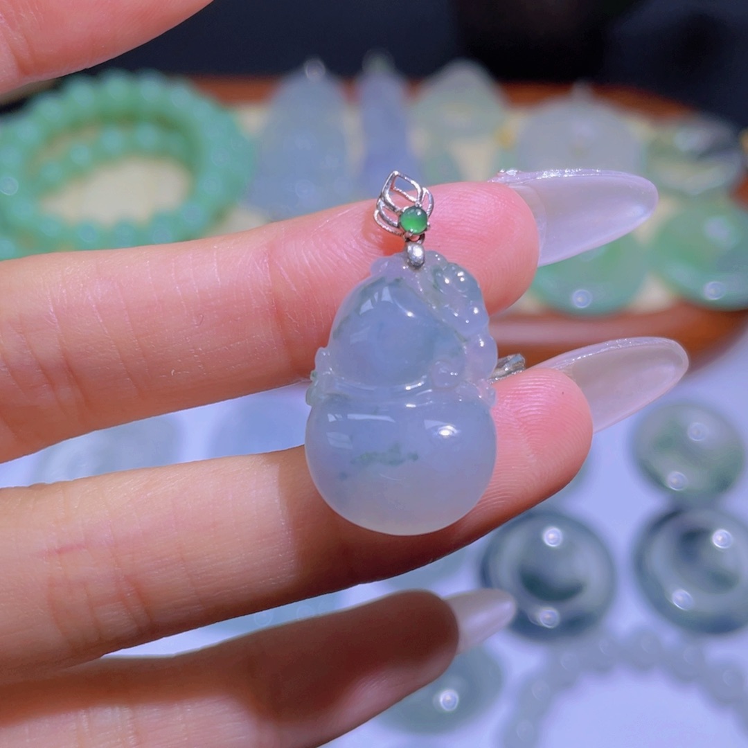 翡翠颈饰18K金镶嵌葫芦