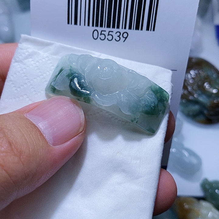 翡翠未镶嵌颈饰天光墟翡翠市场现金代购