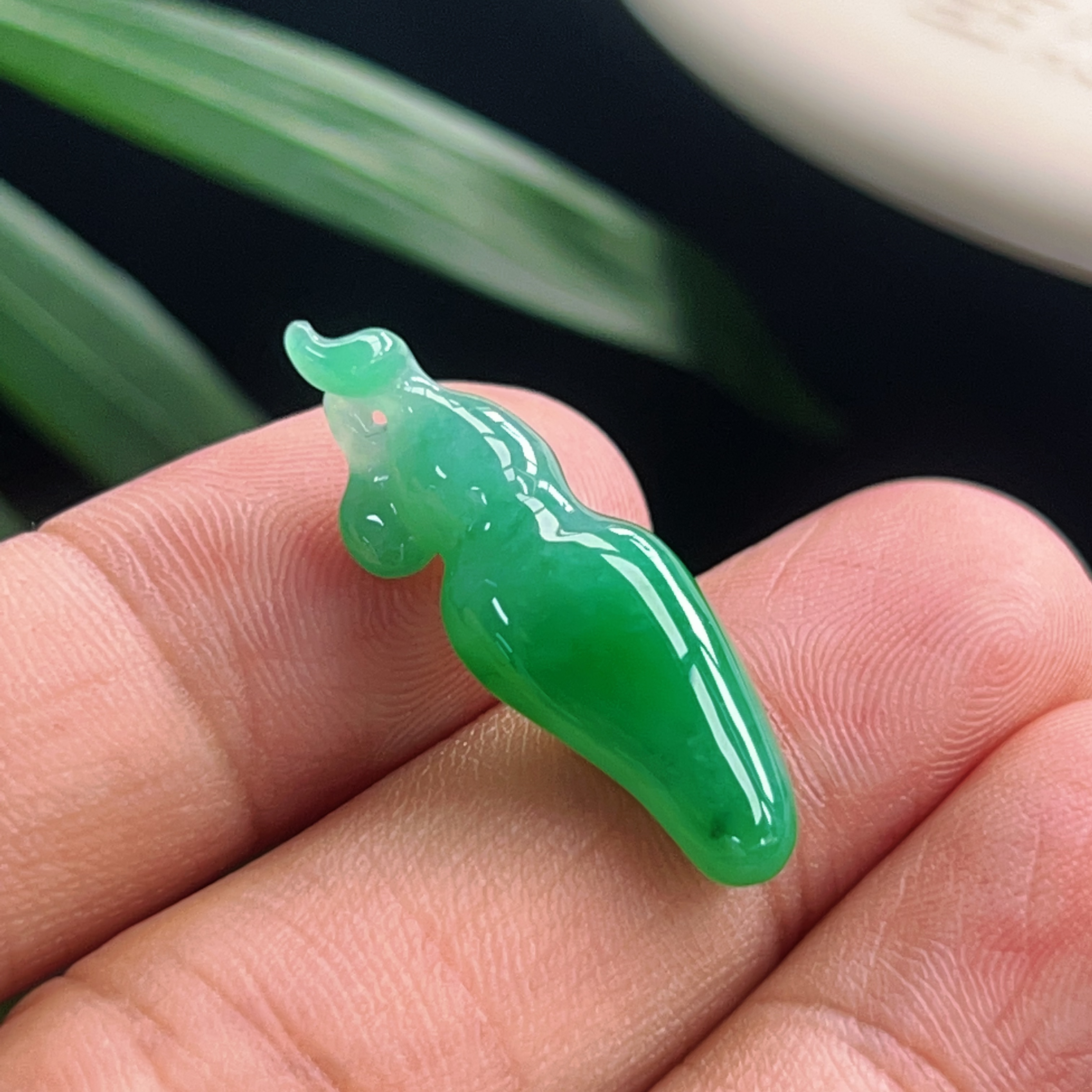 天然翡翠吊坠阳绿花瓶卡26-9-5.3特色精品