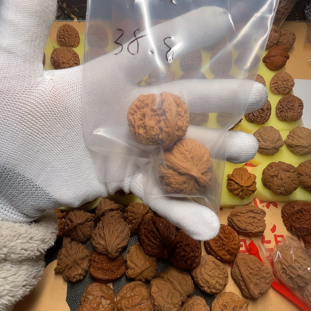 阿***英文玩核桃吊坠莲花