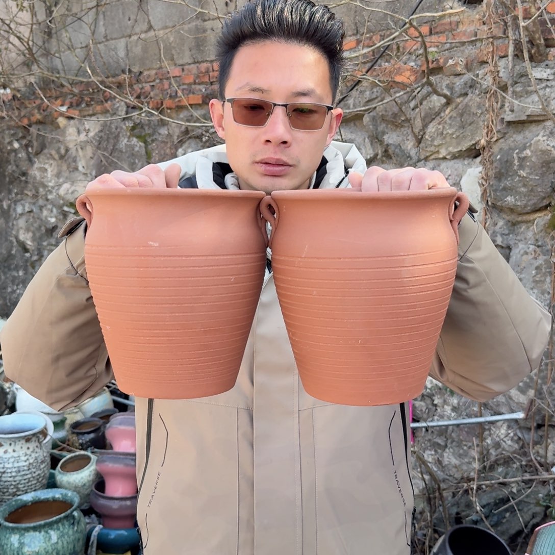 紫砂花盆口18高21（两个红陶耳朵