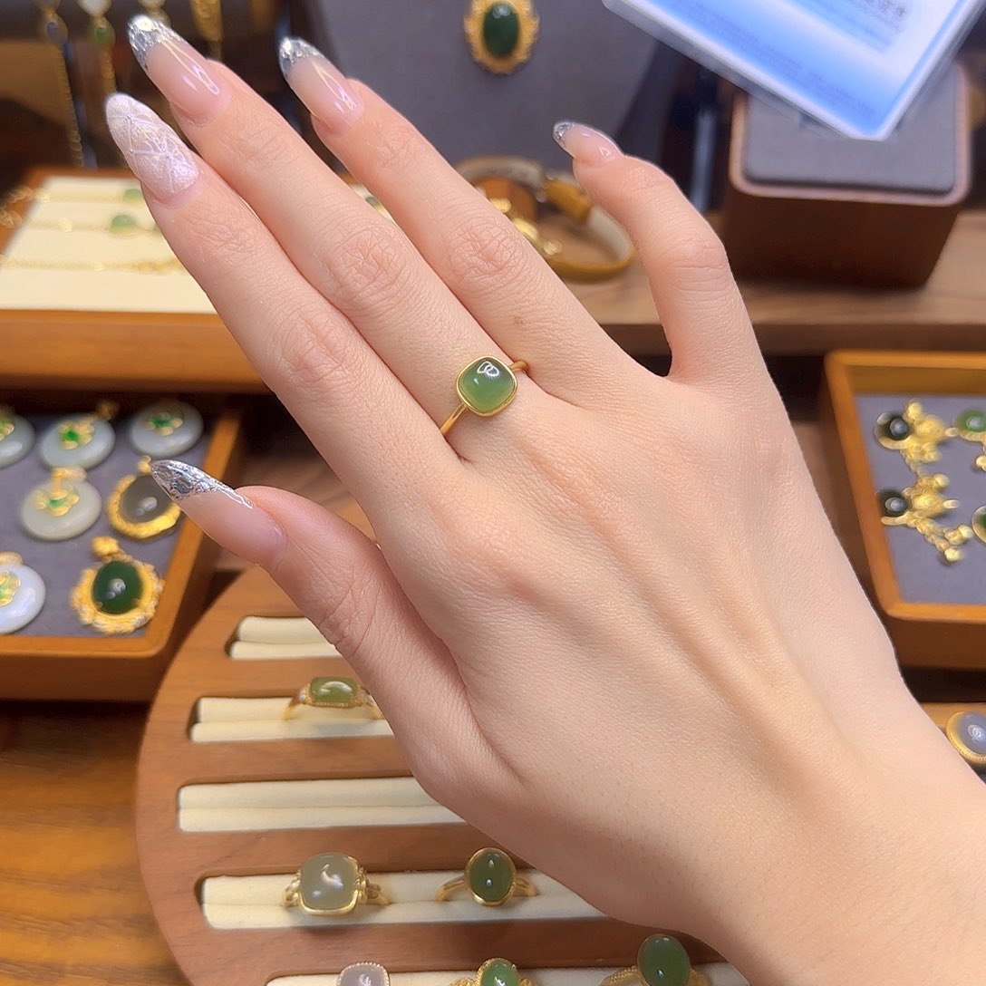 和田玉戒指银S925镀金镶嵌