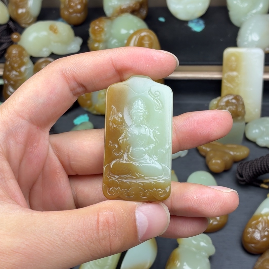 遇***好和田玉（糖玉）未镶嵌颈饰