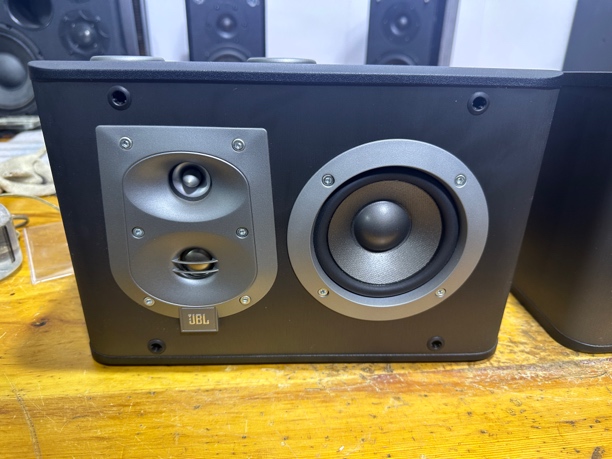 9新 JBL 音箱一对 不支持七天无理由退货 运费自理